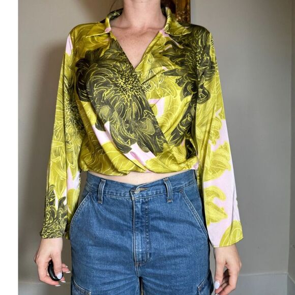 Maison d'Amelie Silky Floral Flare Sleeve Cropped Faux Wrap Top Sz Large - Picture 1 of 5